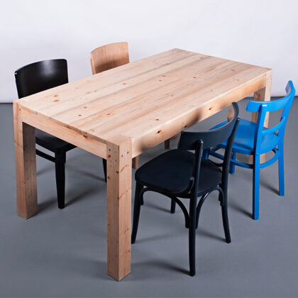 Tavolo Valeria €  300,00 al metro 