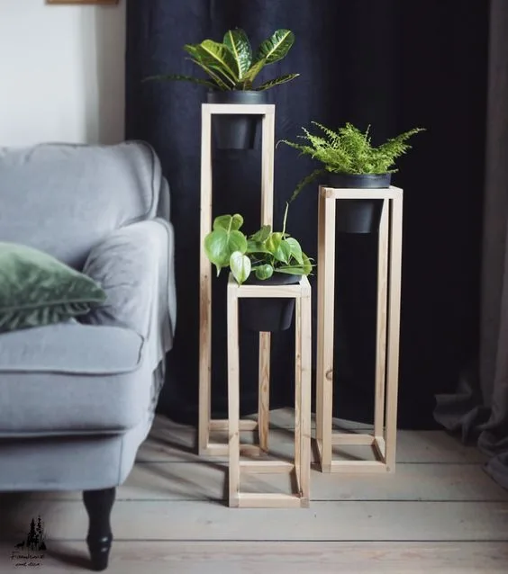Porta Vaso Alex € 150,00 3 pz 