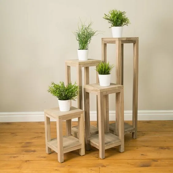 Porta Vaso Giorgio € 300,00 4 pz 