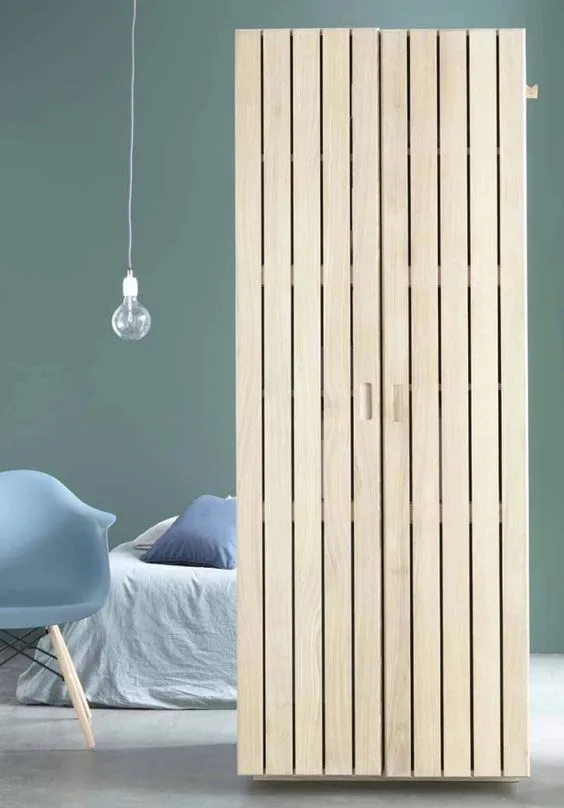 Armadio Sofia 90x60x250  € 300,00