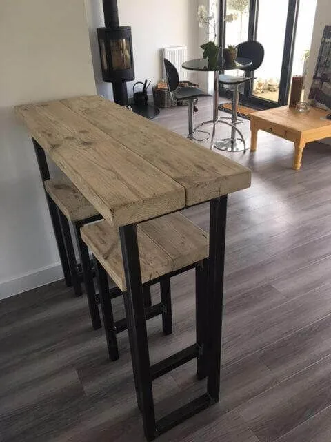 Isola Sergio € 250,00  120x40x90