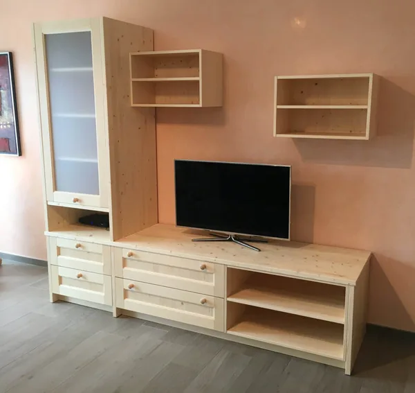 Soggiorno Claudia € 450,00 220x50x200